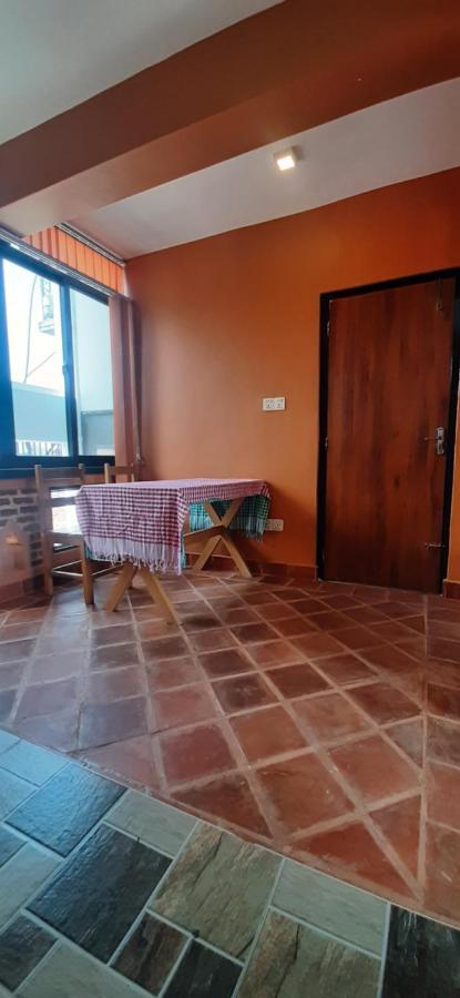 Looniva Guest House Lalitpur Extérieur photo