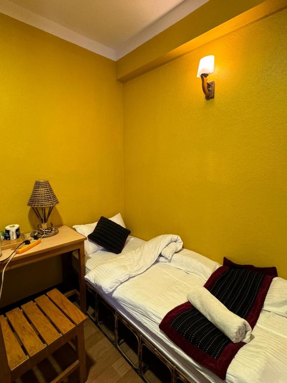 Looniva Guest House Lalitpur Chambre photo